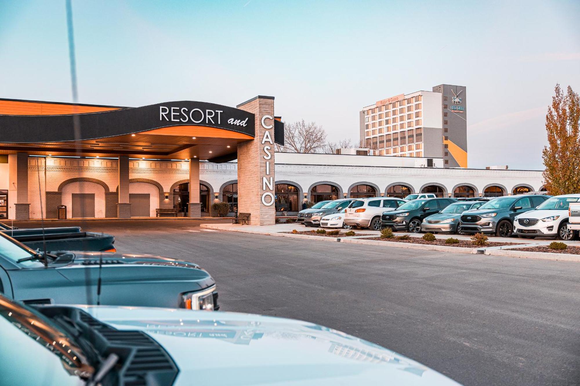 Red Deer Resort & Casino エクステリア 写真