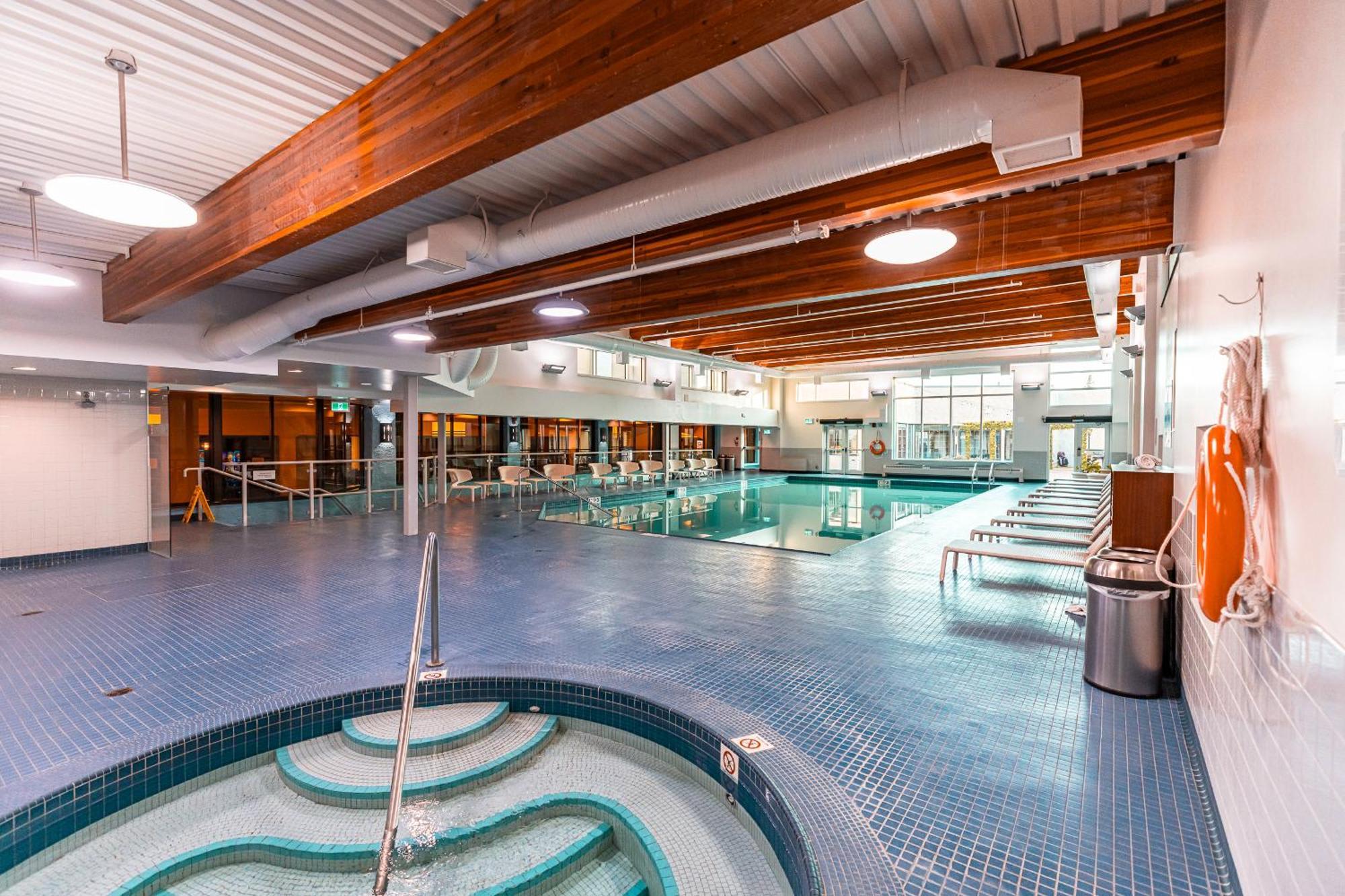 Red Deer Resort & Casino エクステリア 写真